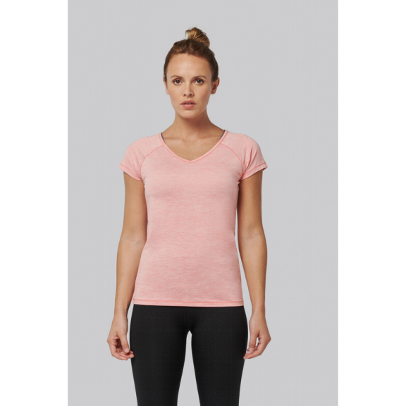 Camiseta Deportiva cuello en V Ilusión Infinita coral mujer R12001